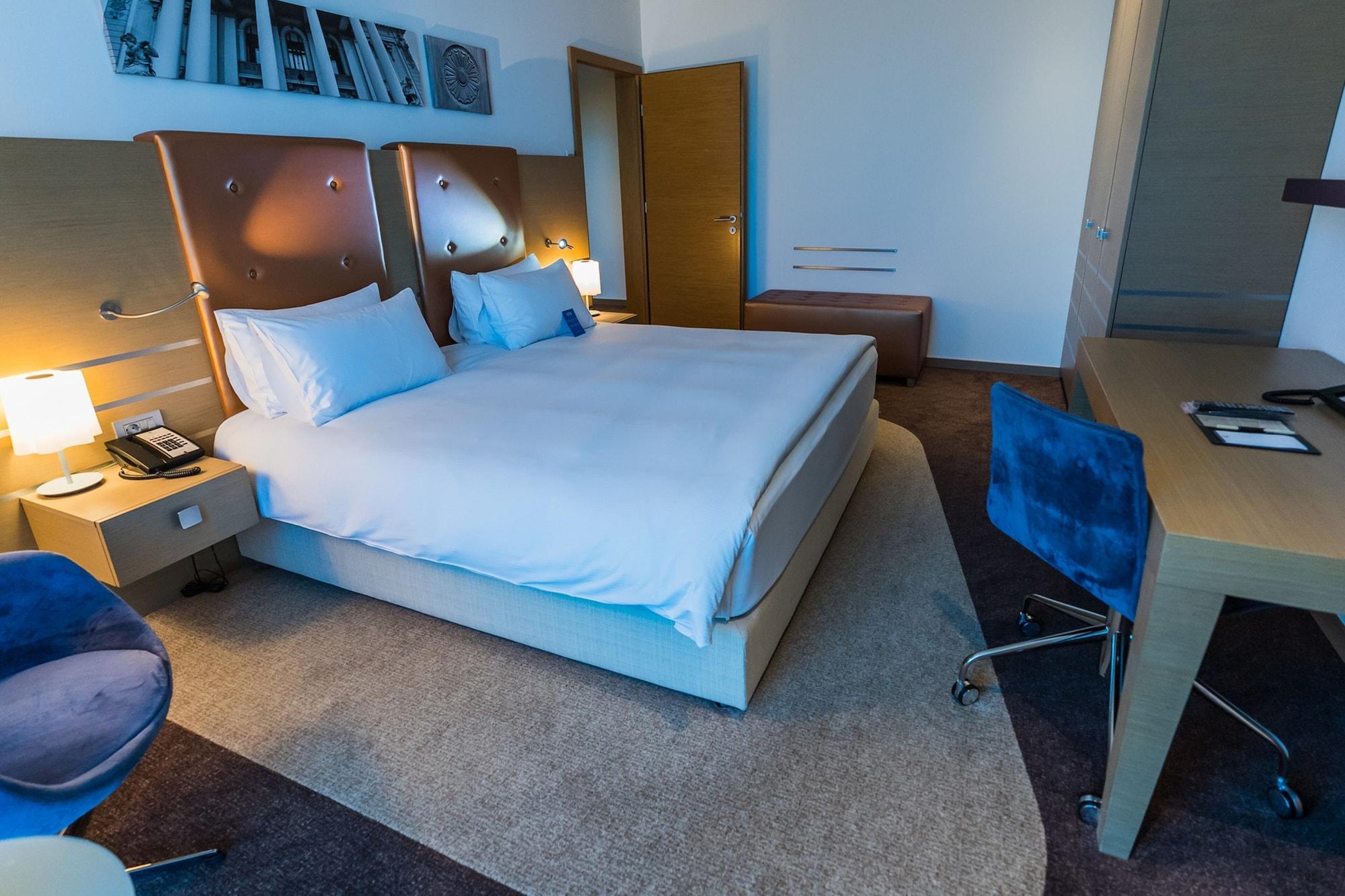 Doubletree By Hilton Oradea Ξενοδοχείο Εξωτερικό φωτογραφία
