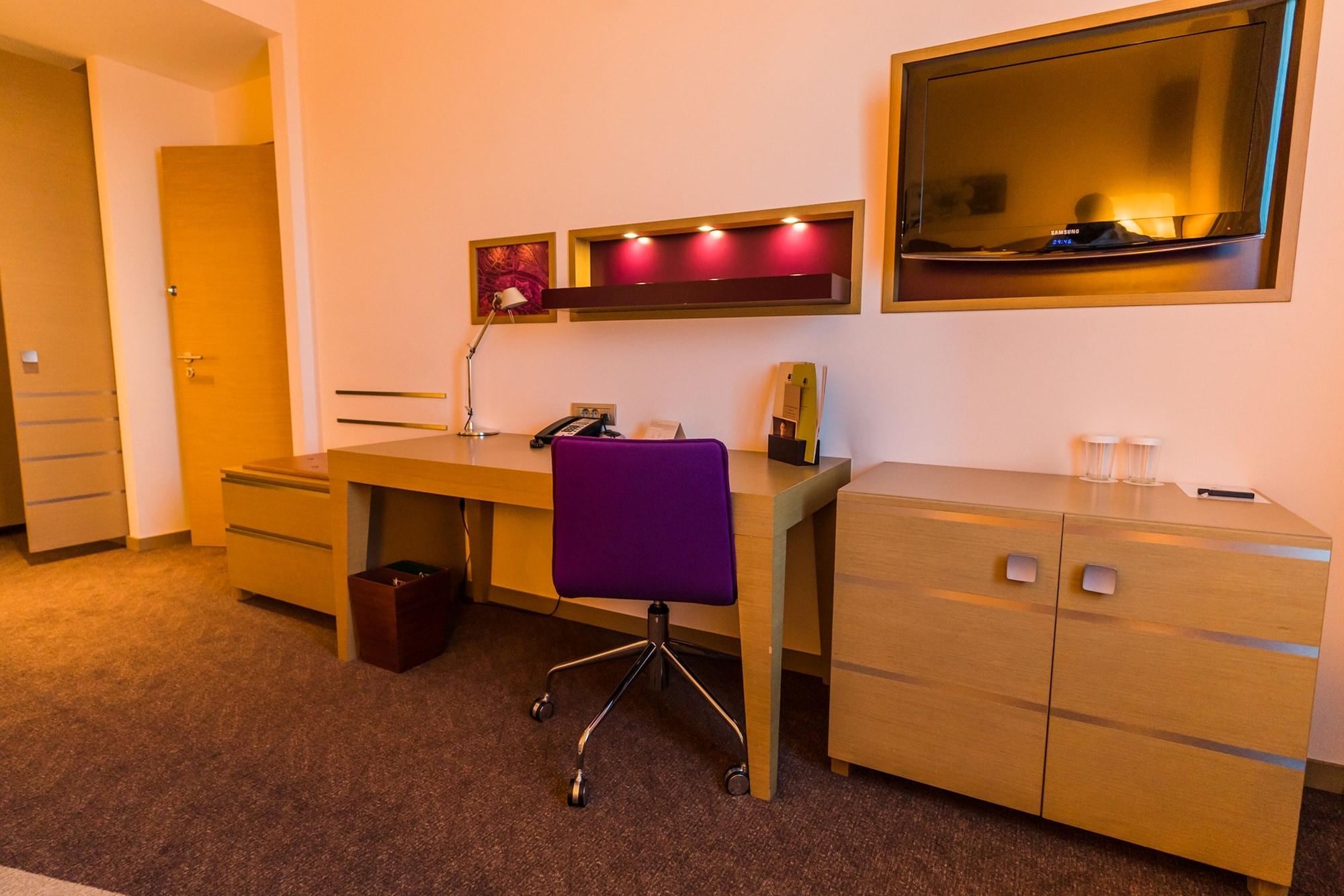 Doubletree By Hilton Oradea Ξενοδοχείο Εξωτερικό φωτογραφία