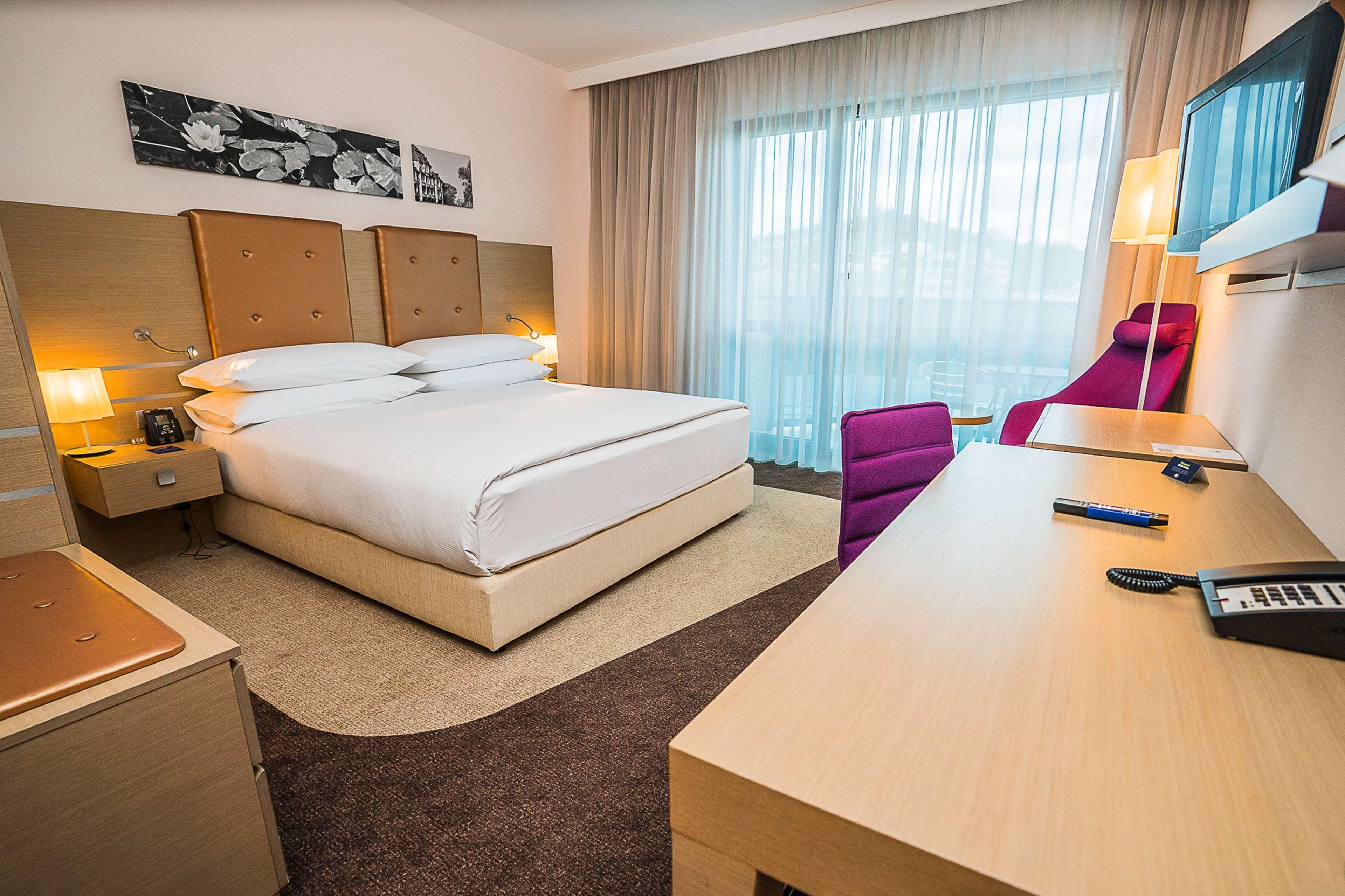 Doubletree By Hilton Oradea Ξενοδοχείο Εξωτερικό φωτογραφία