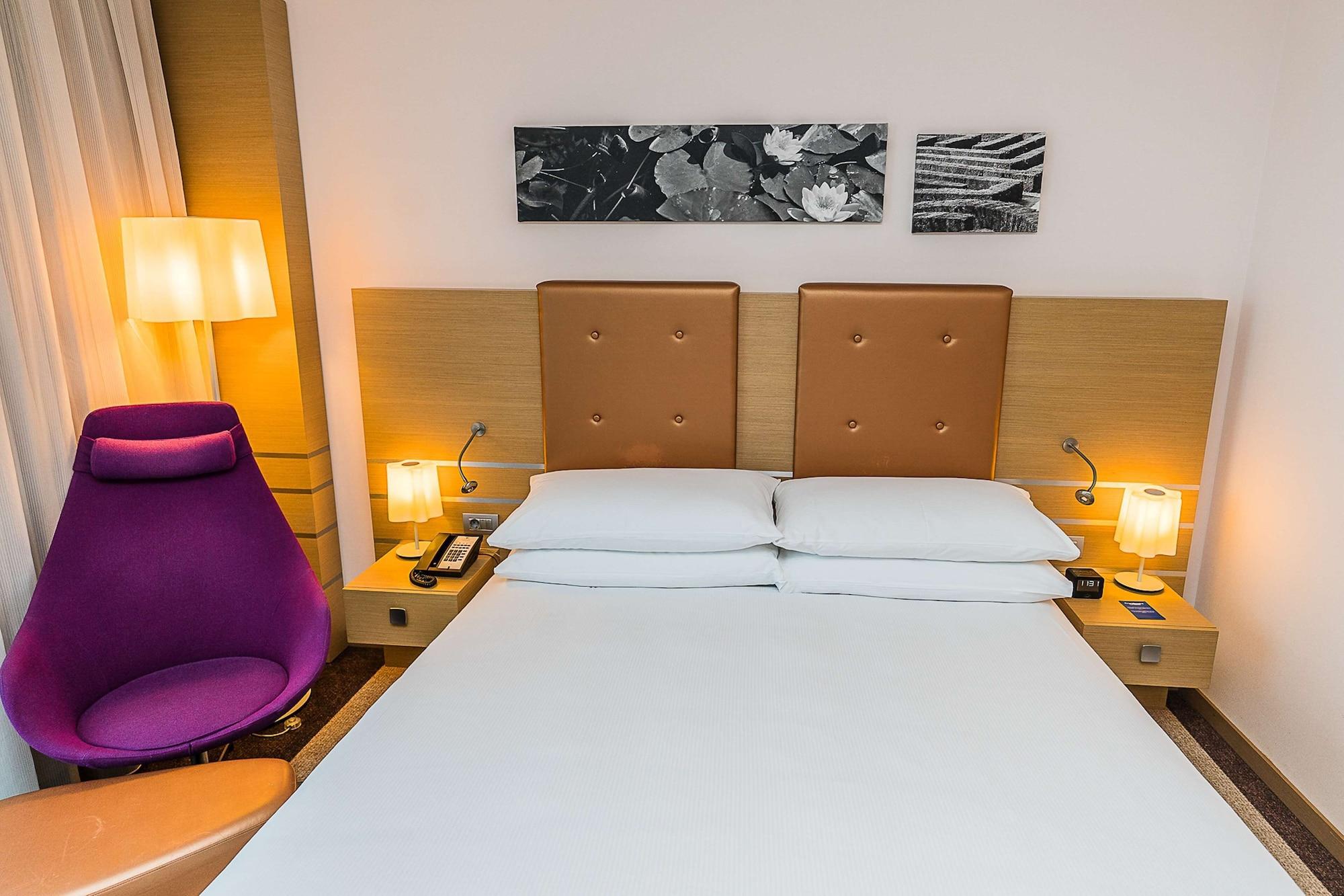 Doubletree By Hilton Oradea Ξενοδοχείο Εξωτερικό φωτογραφία