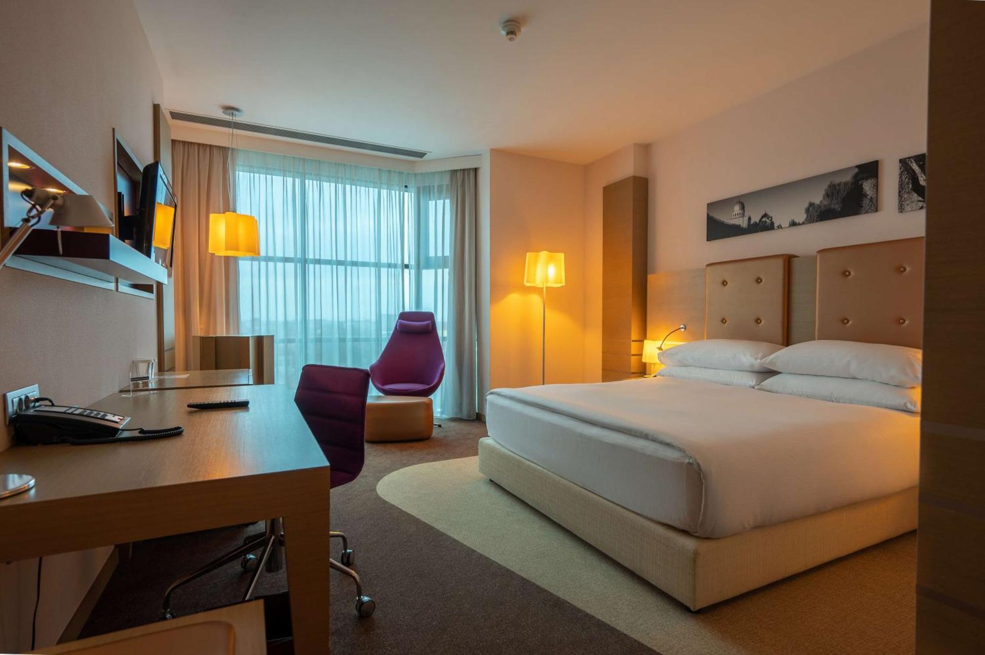 Doubletree By Hilton Oradea Ξενοδοχείο Εξωτερικό φωτογραφία