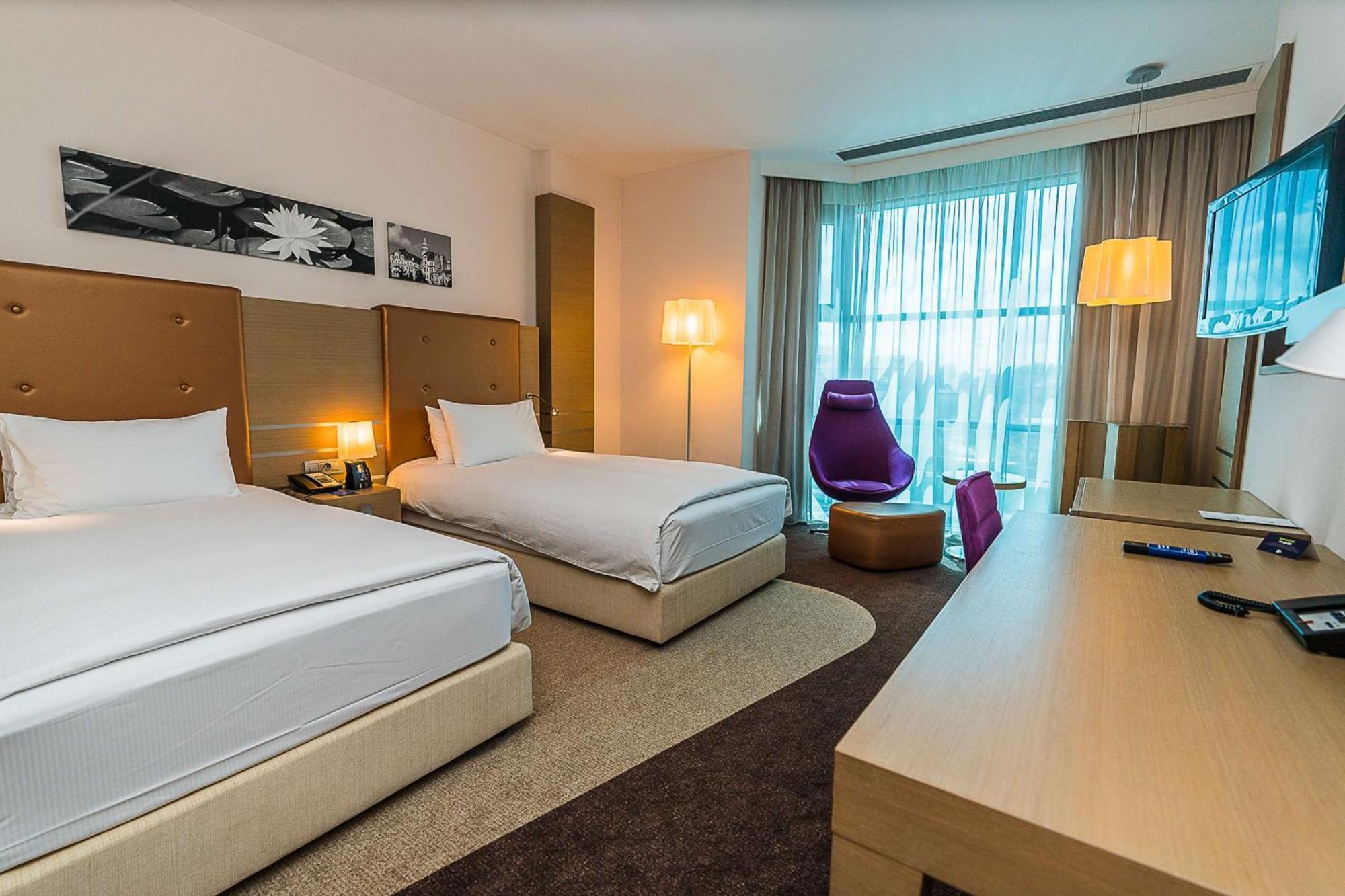 Doubletree By Hilton Oradea Ξενοδοχείο Εξωτερικό φωτογραφία