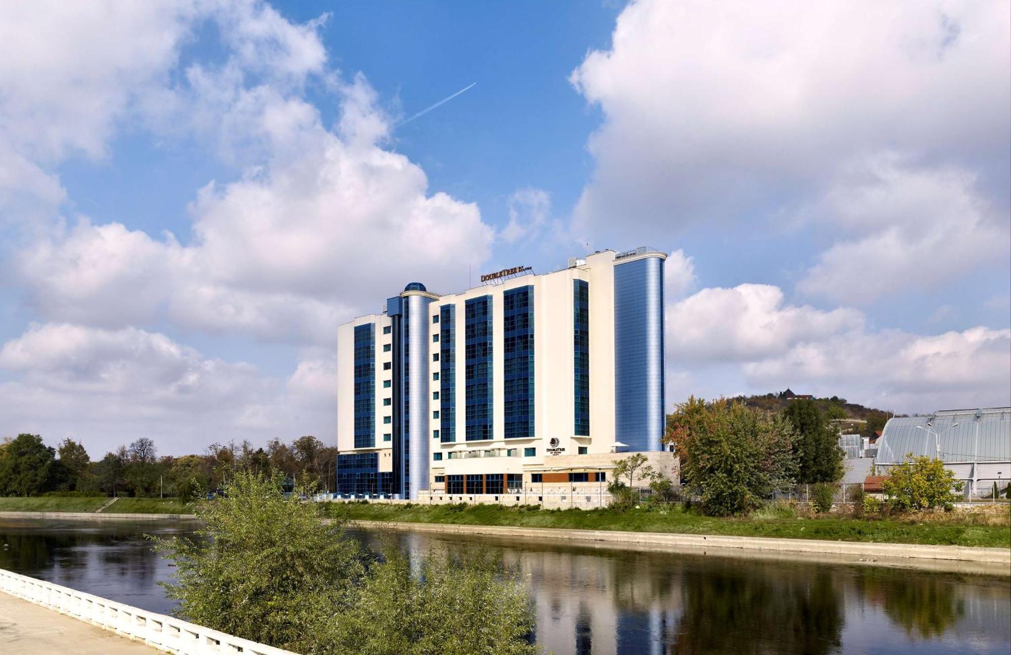 Doubletree By Hilton Oradea Ξενοδοχείο Εξωτερικό φωτογραφία