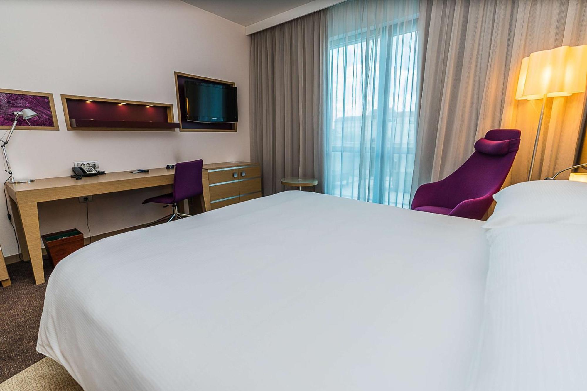 Doubletree By Hilton Oradea Ξενοδοχείο Εξωτερικό φωτογραφία
